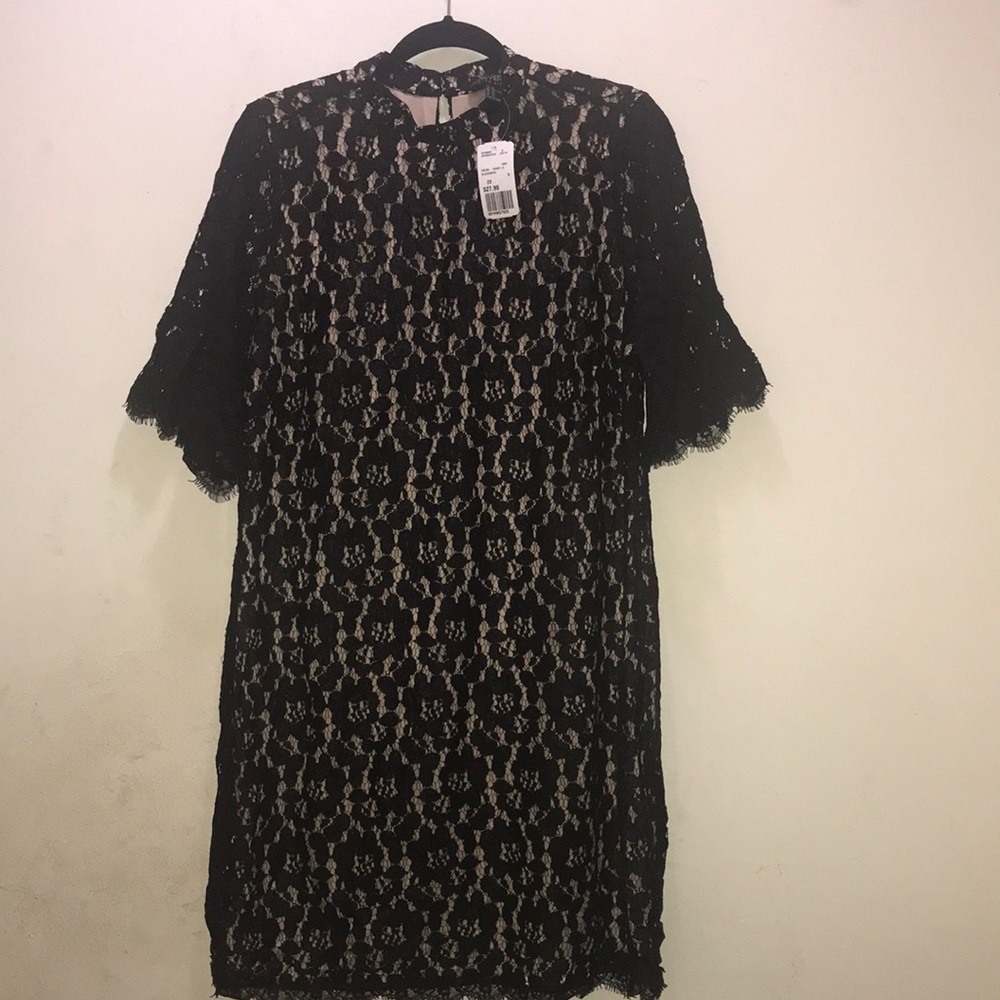 NWT forever 21plus size 2x nude/black overlay dress with peep hole back